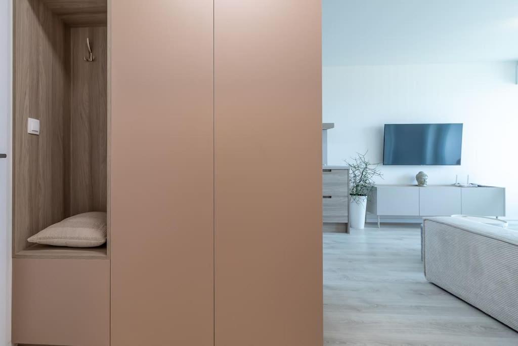 Cozy Apartment Near City Centrum And Bratislava Airport 外观 照片