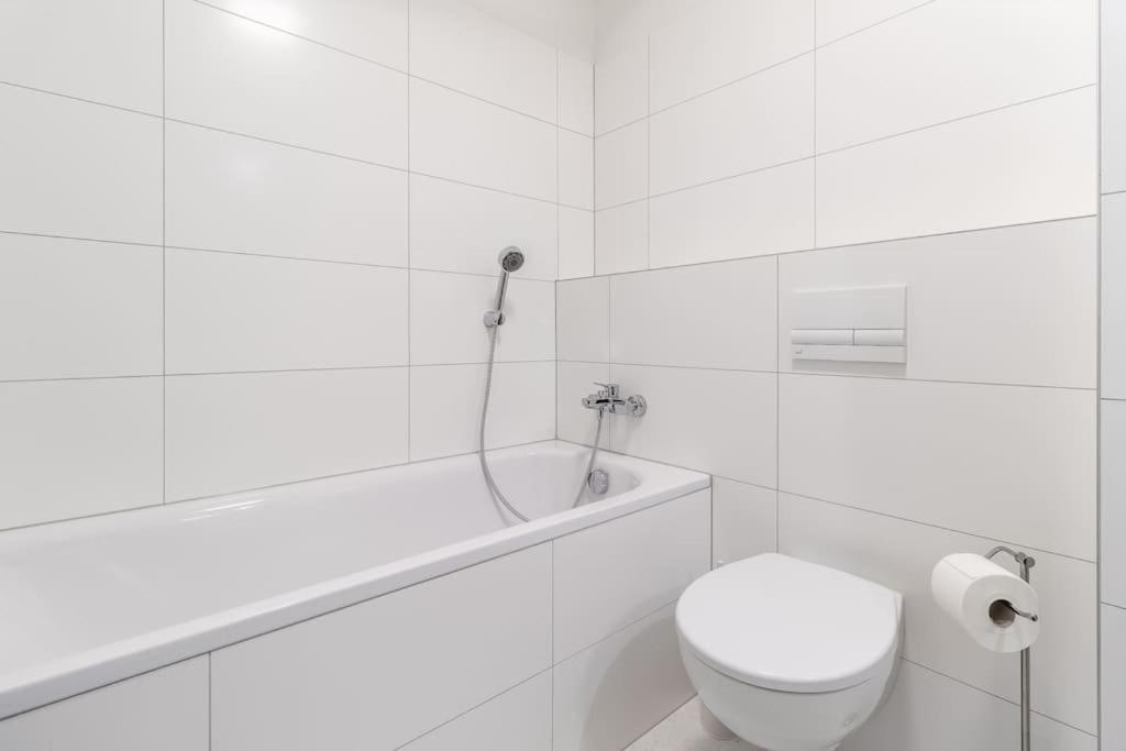 Cozy Apartment Near City Centrum And Bratislava Airport 外观 照片