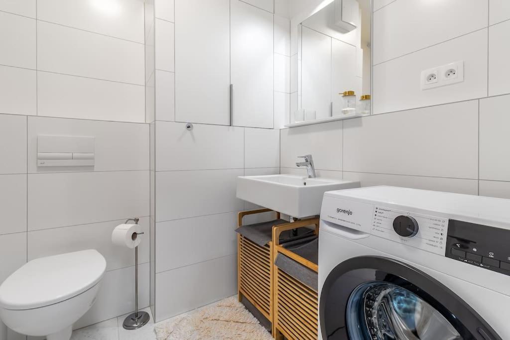 Cozy Apartment Near City Centrum And Bratislava Airport 外观 照片