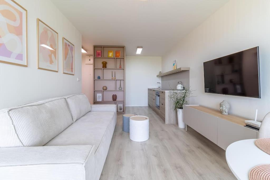Cozy Apartment Near City Centrum And Bratislava Airport 外观 照片